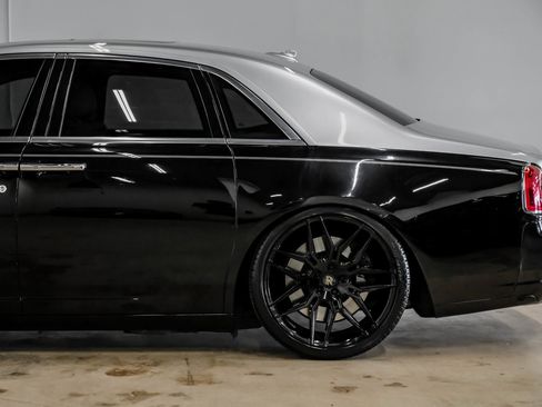 Used 2014 Rolls-Royce Ghost image 20