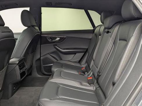 Used 2022 Audi Q8 Premium Plus w/ Premium Plus Package image 17