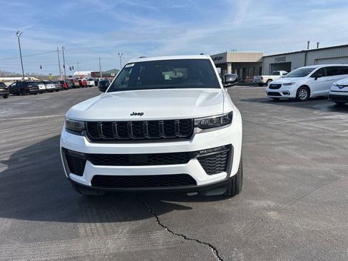 New 2026 Jeep Grand Cherokee Limited AWD/4WD image 10