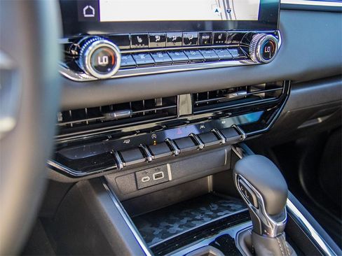 New 2026 GMC Canyon Elevation w/ Convenience Package image 29