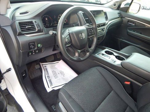 Used 2024 Honda Ridgeline Sport image 16