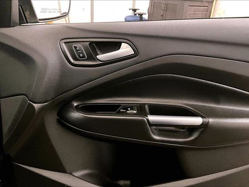 Used 2017 Ford Escape SE image 23