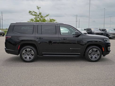 Used 2024 Jeep Wagoneer Series II AWD/4WD image 5