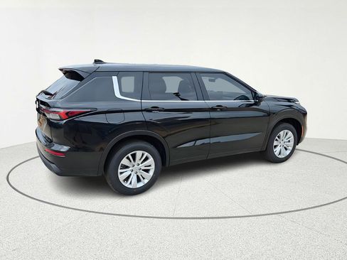 New 2026 Mitsubishi Outlander ES FWD image 7