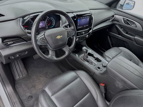 Used 2022 Chevrolet Traverse LT image 7