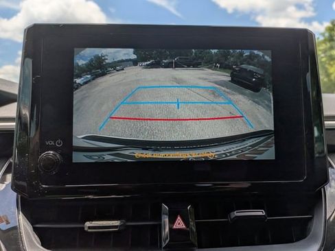 Used 2025 Toyota Corolla LE FWD image 21