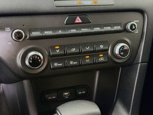 Used 2020 Kia Sportage LX FWD image 19