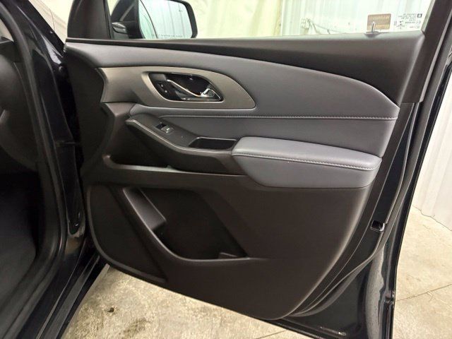 Used 2021 Chevrolet Traverse LT FWD image 30