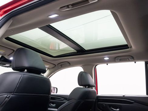 Certified 2025 Honda Pilot Touring image 21