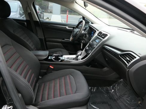 Used 2015 Ford Fusion SE w/ Equipment Group 201A image 28