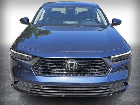 Used 2023 Honda Accord EX-L image 2