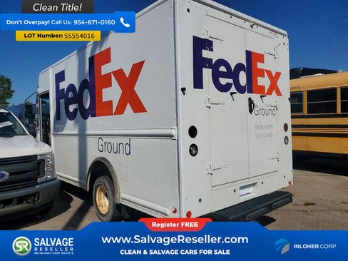 Used 2021 Ford E-450 and Econoline 450 Super Duty w/ A/C Prep Package RWD image 3