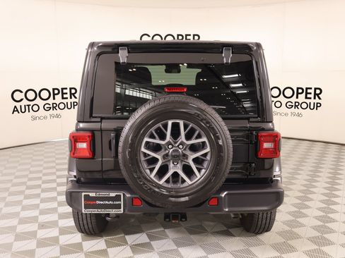 Used 2024 Jeep Wrangler Unlimited Sahara w/ Dual Top Group AWD/4WD image 22