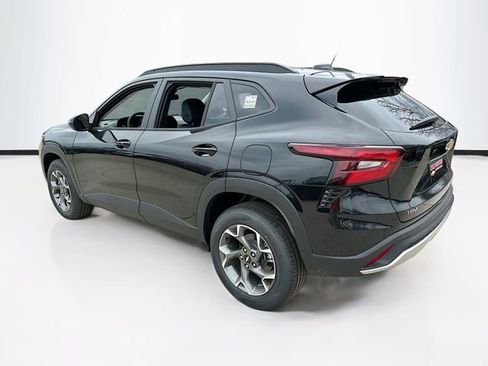 New 2026 Chevrolet Trax LT w/ Driver Confidence Package image 8