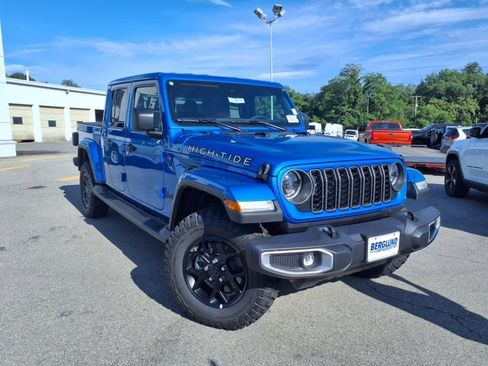 New 2025 Jeep Gladiator High Tide image 2