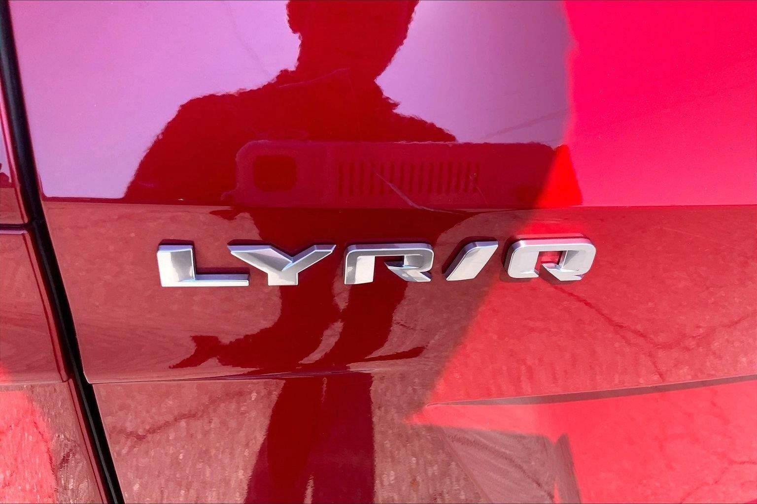 Certified 2024 Cadillac Lyriq Luxury AWD/4WD image 4