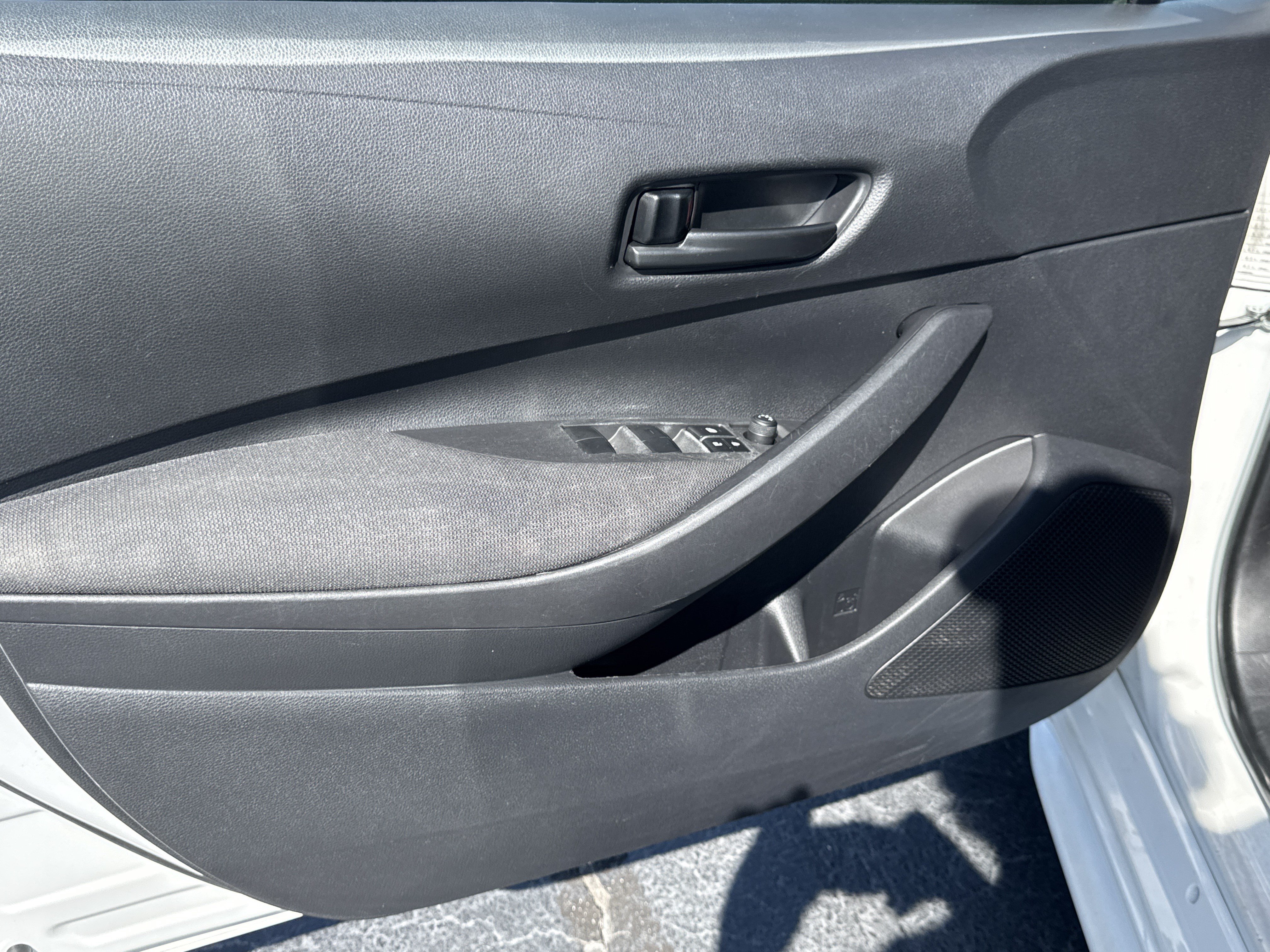Used 2024 Toyota Corolla LE FWD image 10