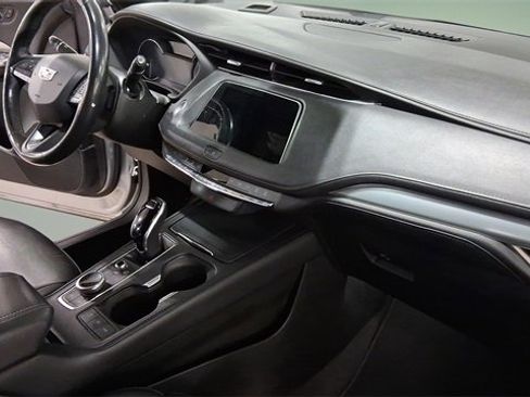 Used 2022 Cadillac XT4 Premium Luxury w/ Safety Alert Package image 19