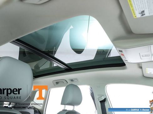 Used 2023 Volkswagen Taos SE w/ Panoramic Sunroof Package FWD image 74