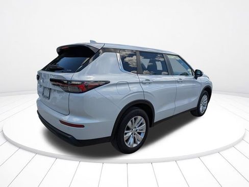New 2026 Mitsubishi Outlander ES AWD/4WD image 4