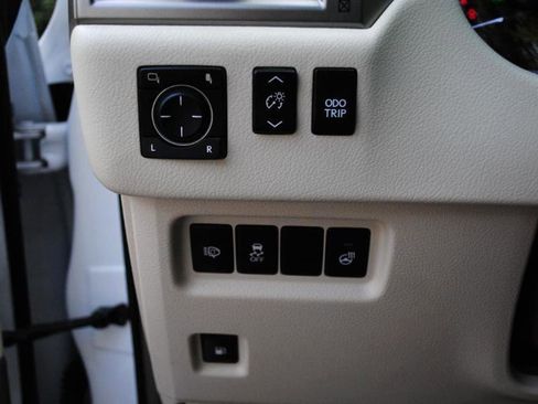 Used 2016 Lexus GX 460 Luxury image 36