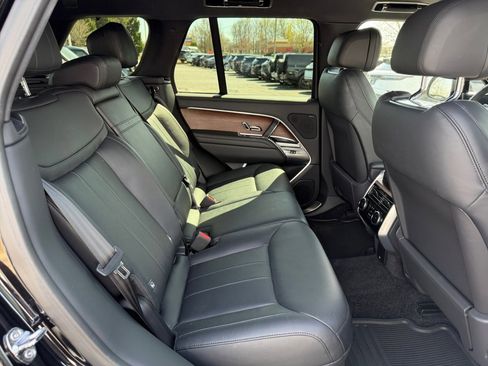 Certified 2024 Land Rover Range Rover SE image 29