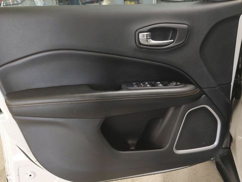 Used 2020 Jeep Compass Limited AWD/4WD image 16