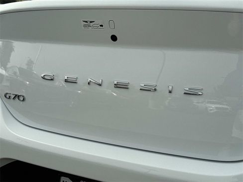 Used 2025 Genesis G70 2.5T image 5
