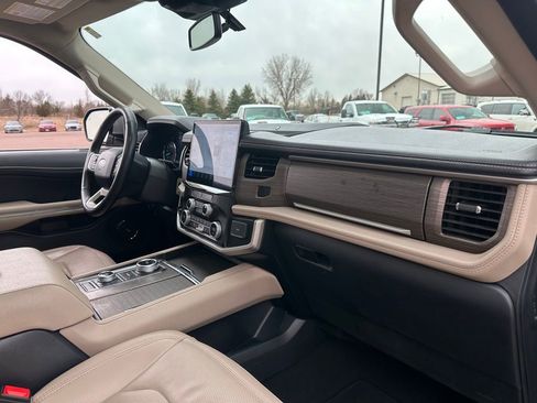 Used 2024 Ford Expedition Max Limited image 31