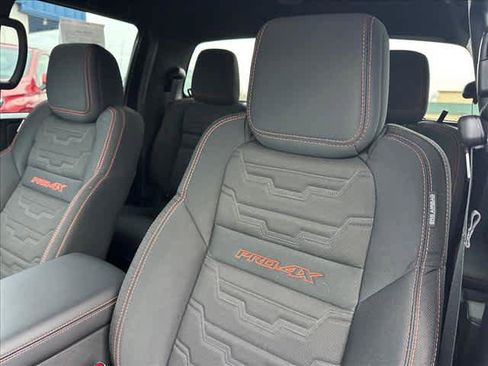 Used 2025 Nissan Frontier PRO-4X w/ Interior Protection Package image 16