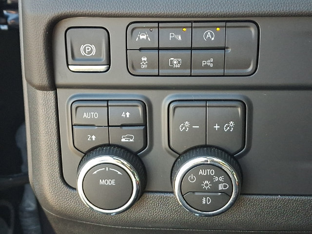 Used 2025 Chevrolet Suburban Premier AWD/4WD image 9