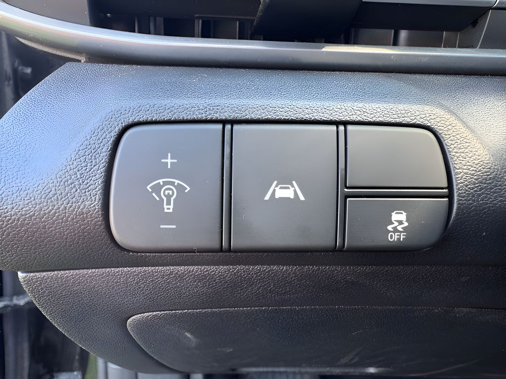 Used 2018 Chevrolet Colorado Z71 w/ Centennial Edition AWD/4WD image 19