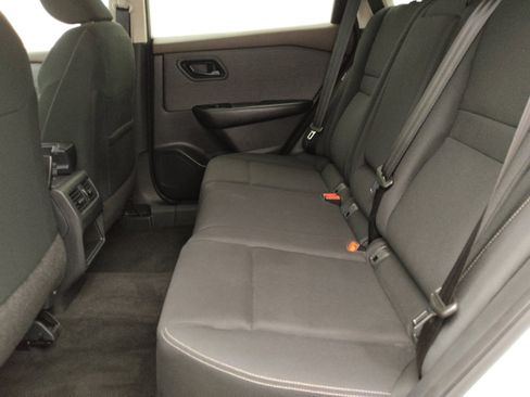 Used 2023 Nissan Rogue S FWD image 18