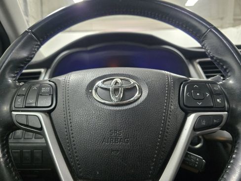 Used 2018 Toyota Highlander XLE image 26