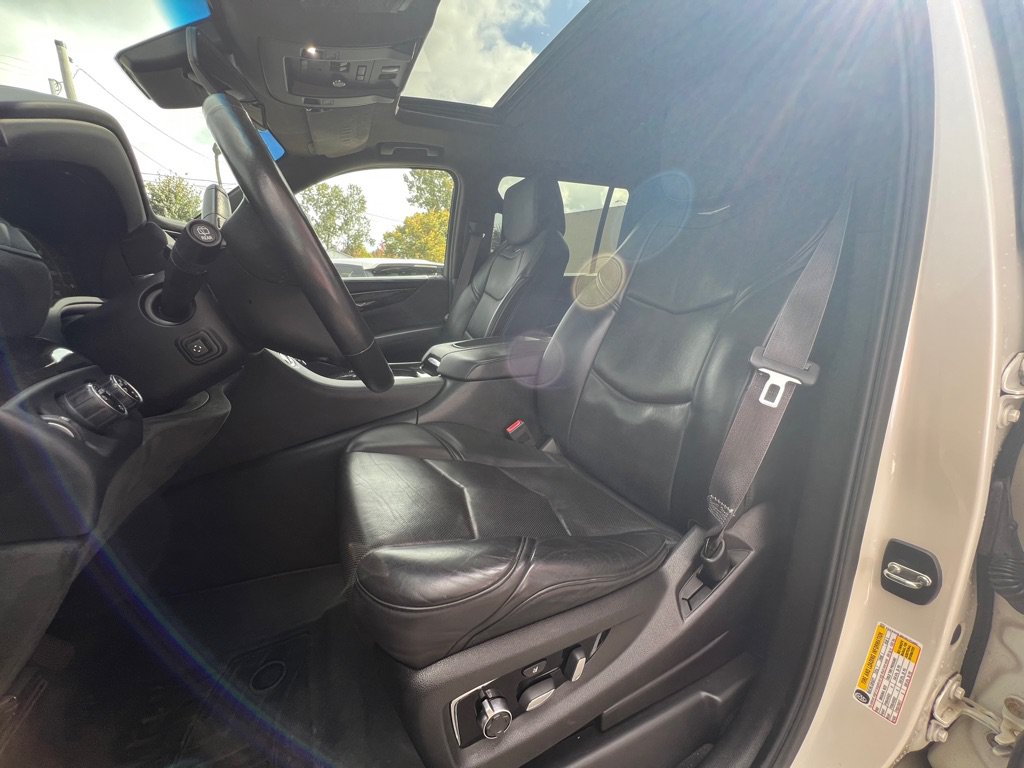 Used 2015 Cadillac Escalade ESV Platinum AWD/4WD image 12