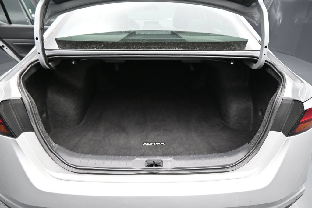Used 2025 Nissan Altima 2.5 SV FWD image 26