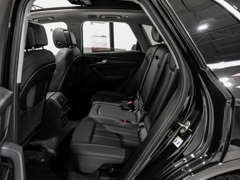 Used 2024 Audi Q5 e Prestige w/ Prestige Package image 43