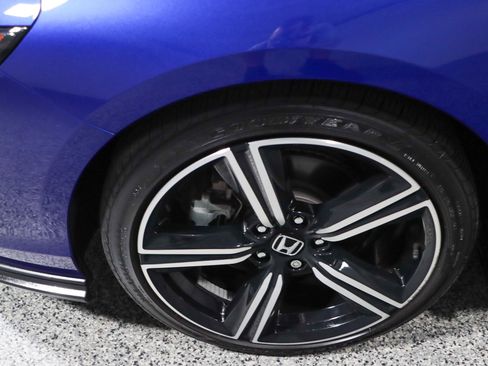 Used 2024 Honda Accord Sport image 11