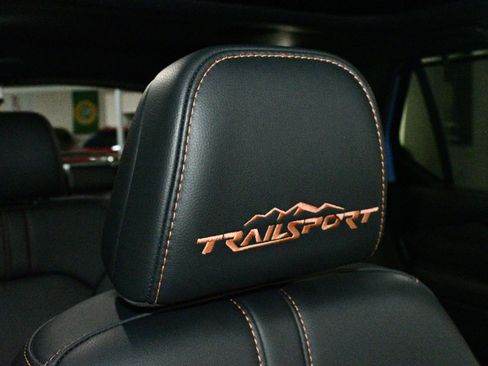 Used 2025 Honda Pilot TrailSport image 10