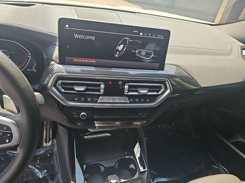 Certified 2024 BMW X4 M40i w/ Premium Package AWD/4WD image 22