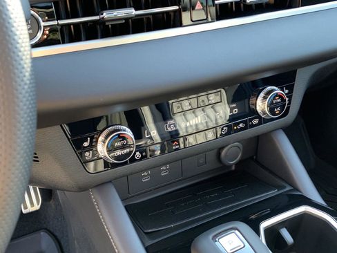 New 2025 Mitsubishi Outlander SEL image 20