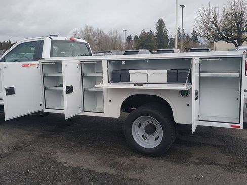 New 2024 Ford F550 4x4 Regular Cab Super Duty image 27