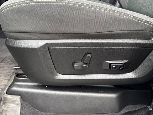 Used 2021 RAM 2500 Big Horn w/ Level 2 Equipment Group image 14