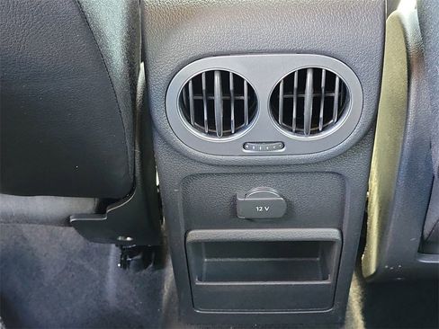 Used 2017 Volkswagen Tiguan Limited w/ Premium Package image 12