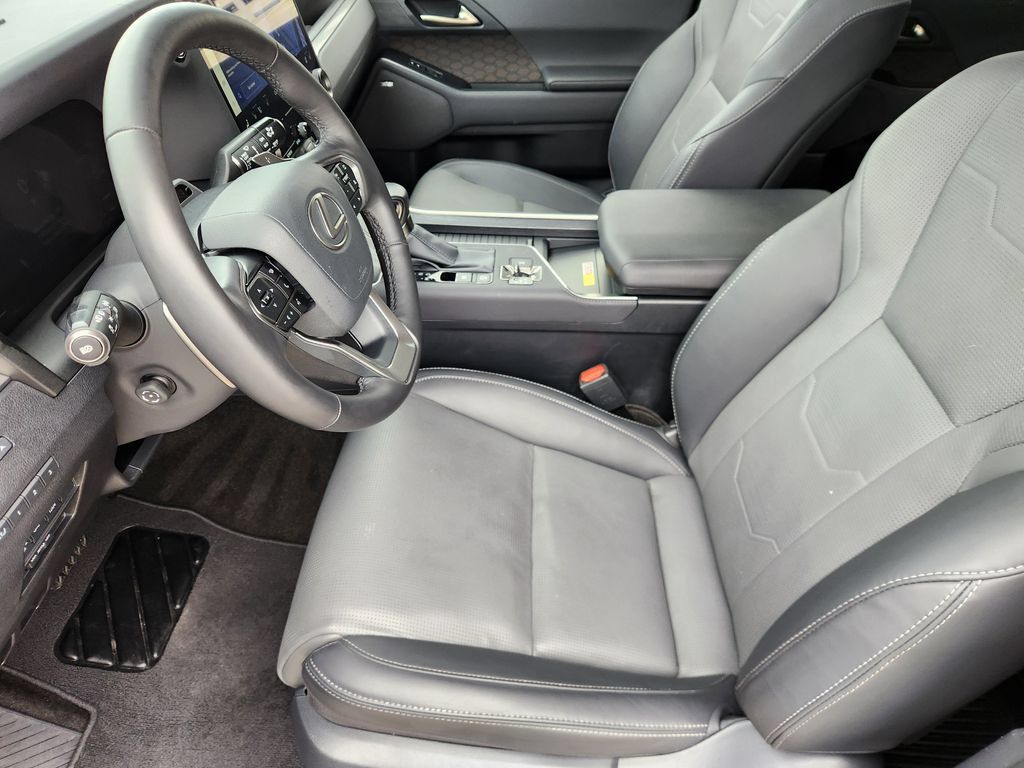 Certified 2025 Lexus GX 550 w/ Accessory Package (2T) AWD/4WD image 13
