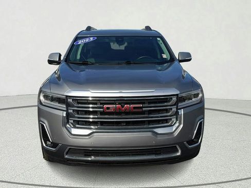 Used 2023 GMC Acadia SLT image 2