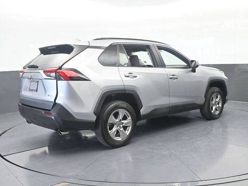 Used 2022 Toyota RAV4 XLE w/ Convenience Package FWD image 6