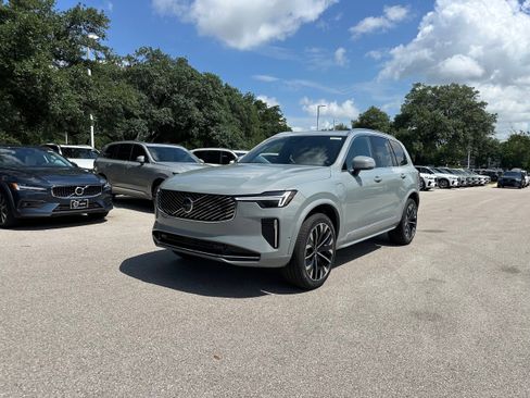New 2026 Volvo XC90 T8 Plus image 2