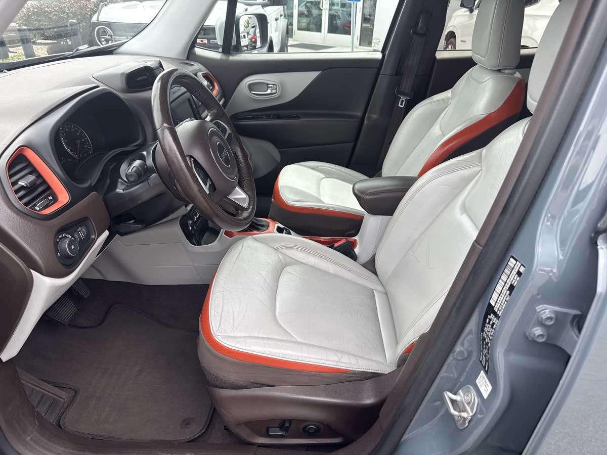 Used 2017 Jeep Renegade Limited AWD/4WD image 12