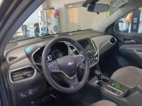 Used 2019 Chevrolet Equinox LS w/ LS Convenience Package image 6